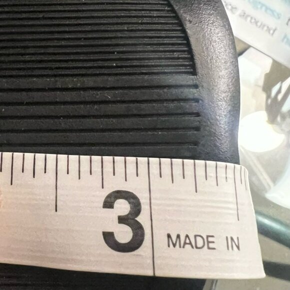 Naturalizer Silver Heels with Sleek Design - Picture 8 of 8